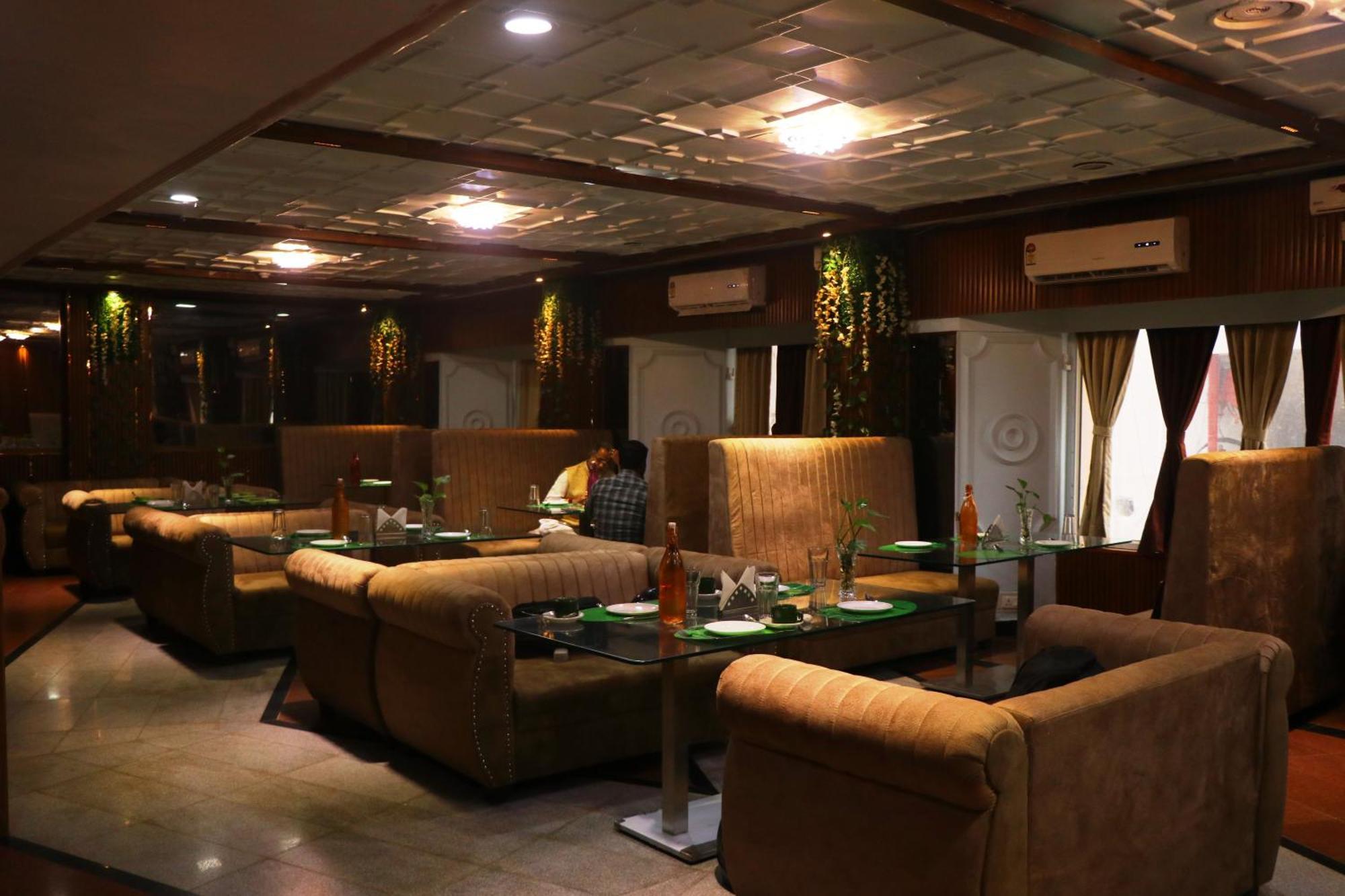 Hotel Samrat International Patna  Buitenkant foto