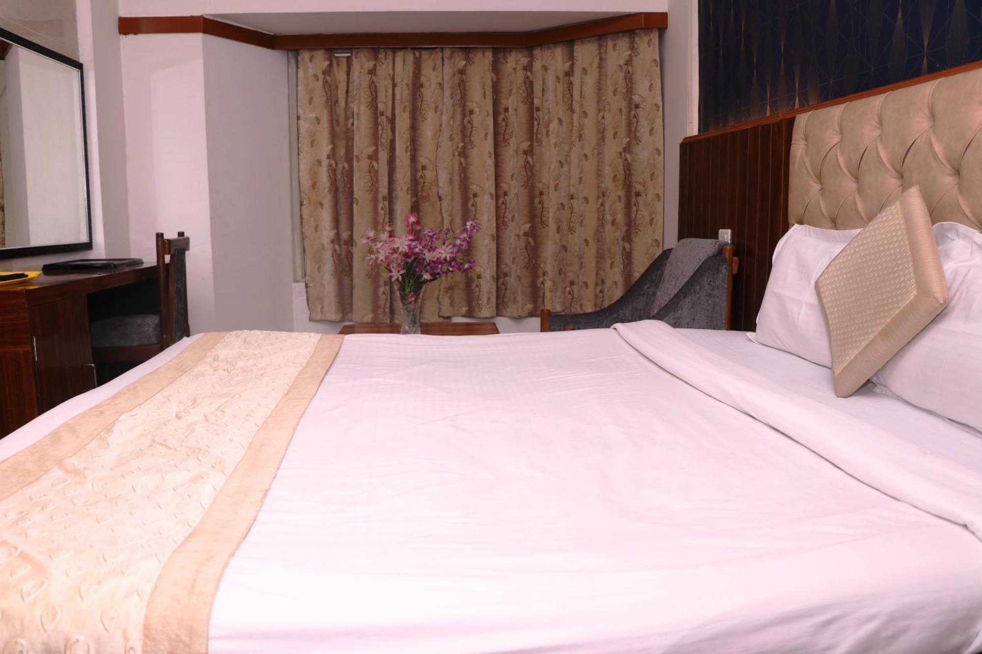 Hotel Samrat International Patna  Buitenkant foto